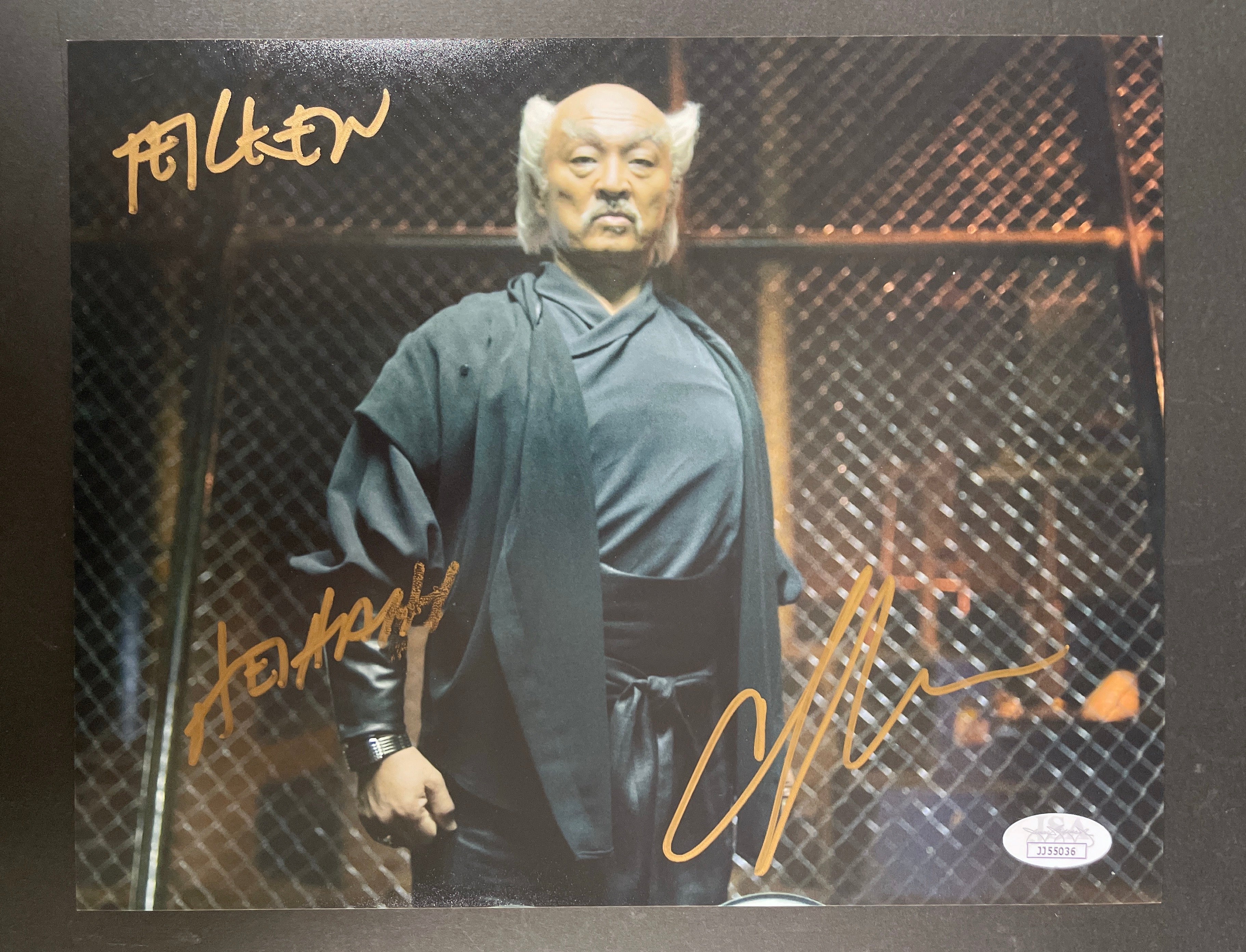 QC Cary-Hiroyuki Tagawa Autograph Signed 8x10 Photo COA 036 – Zobie