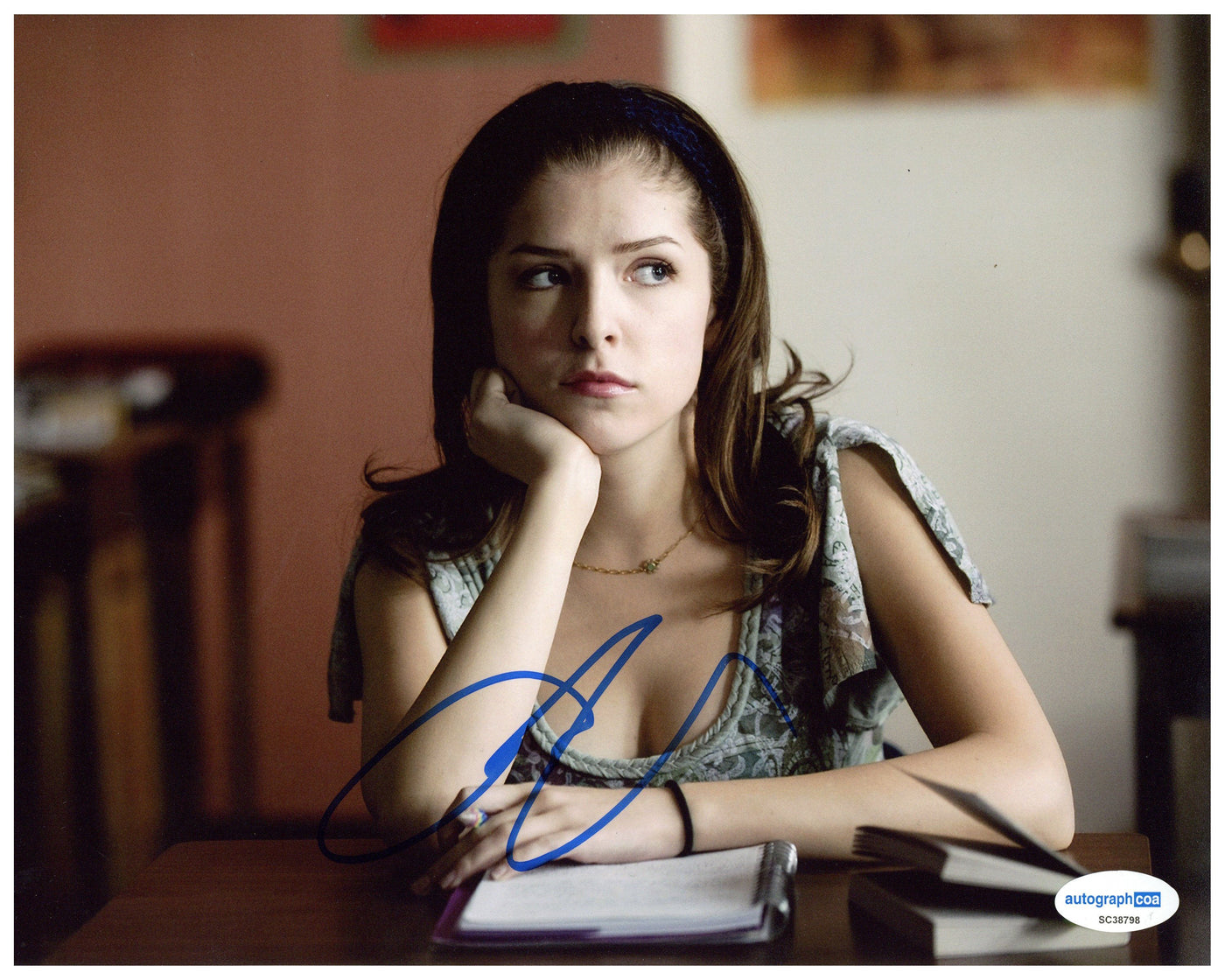 Anna Kendrick Signed 8x10 Photo The Twilight Saga: New Moon Autographed ACOA COA