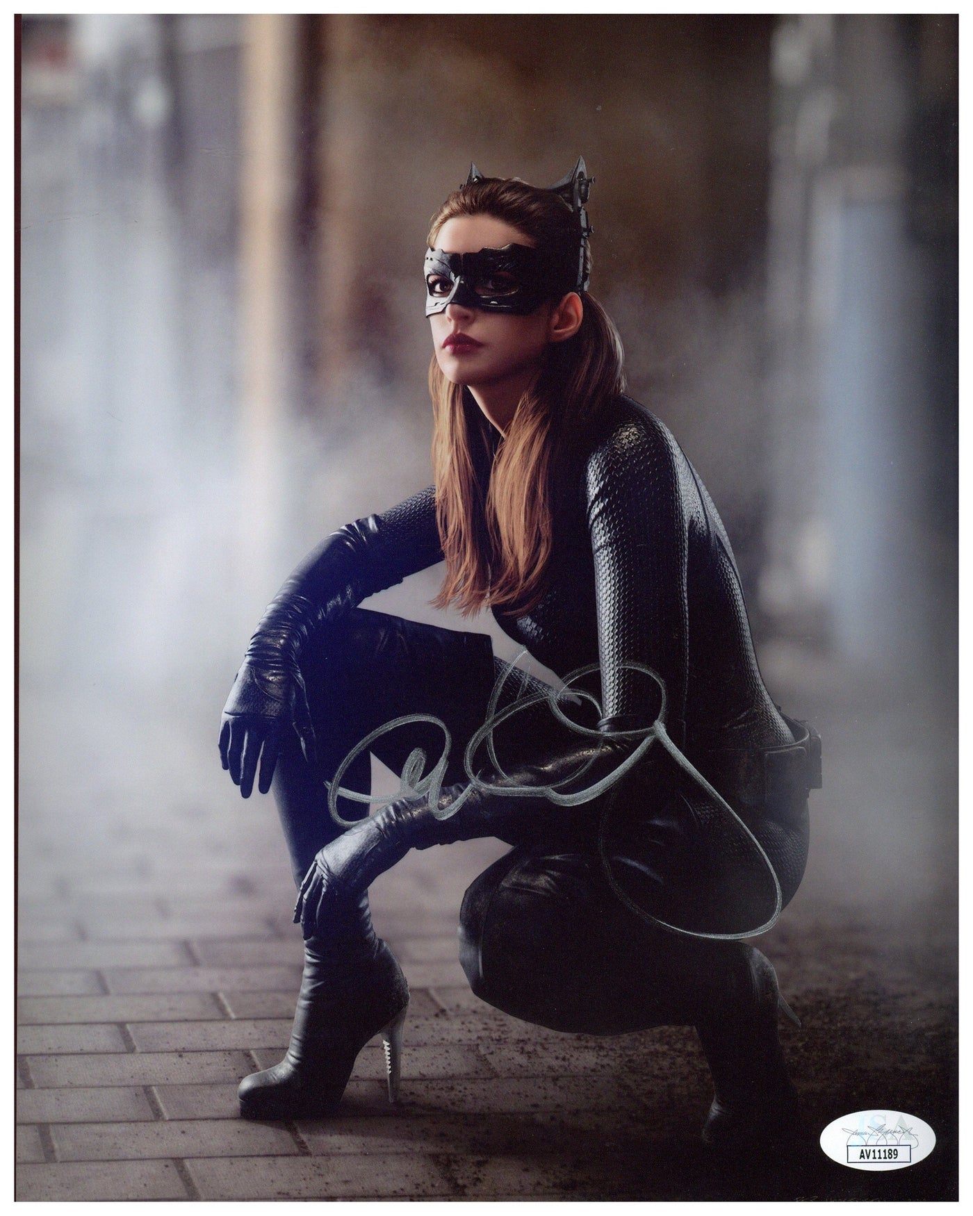 Anne Hathaway Signed 8x10 Photo The Dark Knight Rises Autographed JSA COA