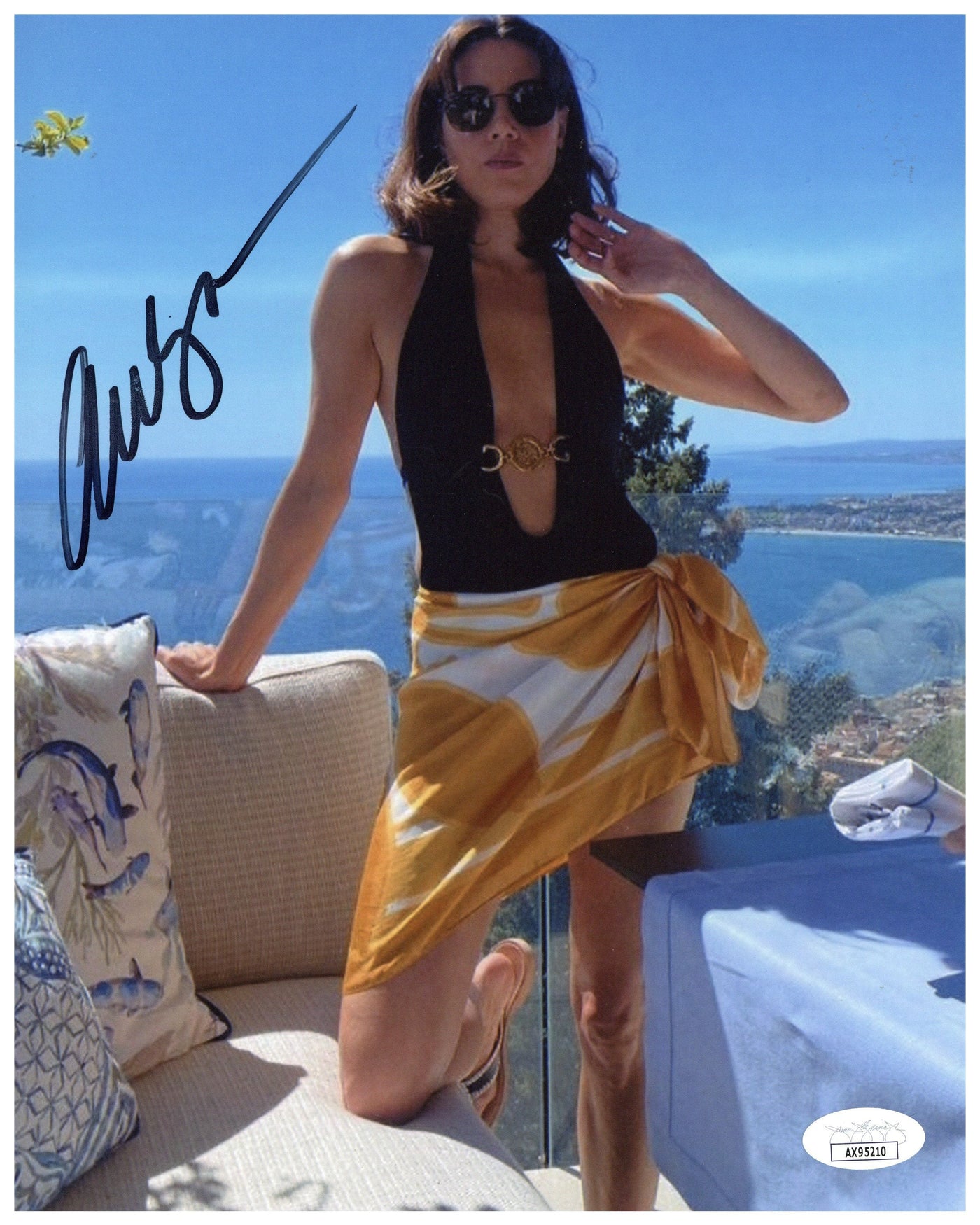 Aubrey Plaza Signed 8x10 Photo Parks and Recreation Autographed JSA COA