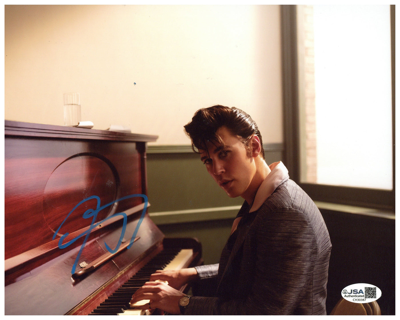 Austin Butler Signed 8x10 Photo Elvis Autographed JSA COA