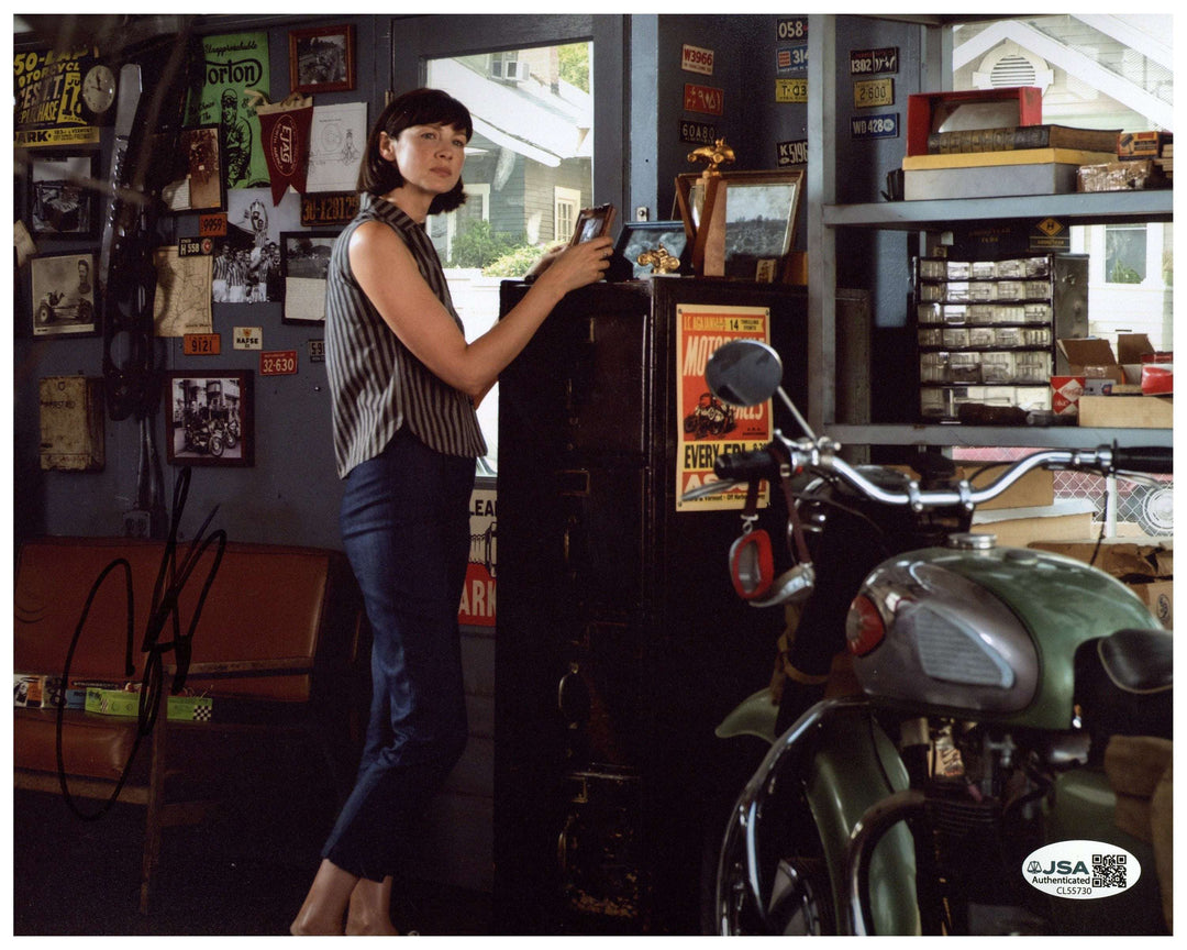 Caitríona Balfe Signed 8x10 Photo Ford v Ferrari Autographed JSA COA