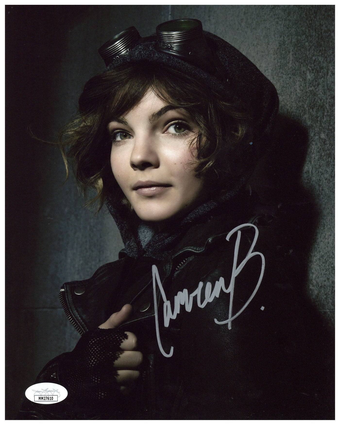 Camren Bicondova Signed 8x10 Photo Gotham Catwoman Autographed JSA COA