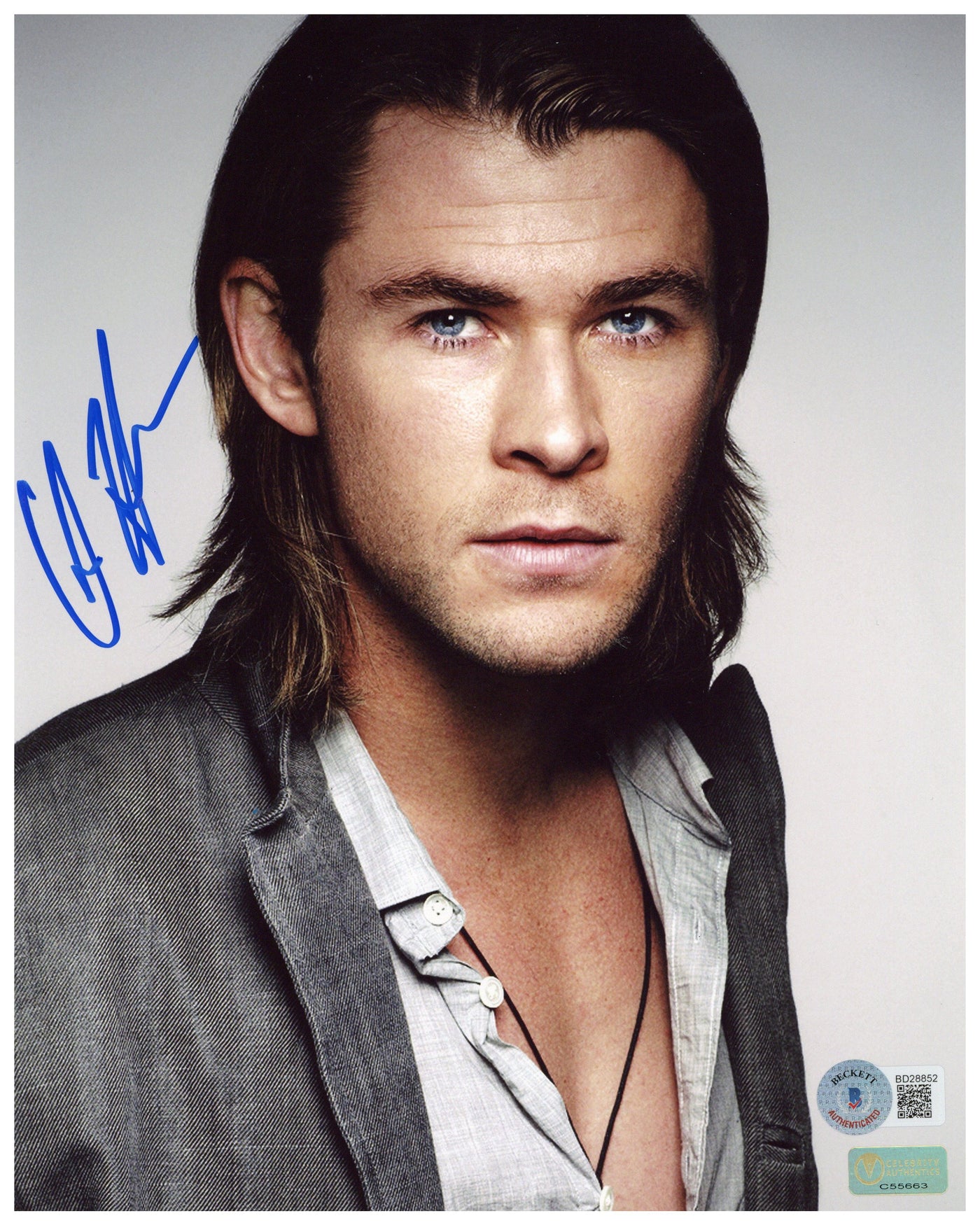Chris Hemsworth Signed 8x10 Photo Marvel Thor Autographed BAS COA