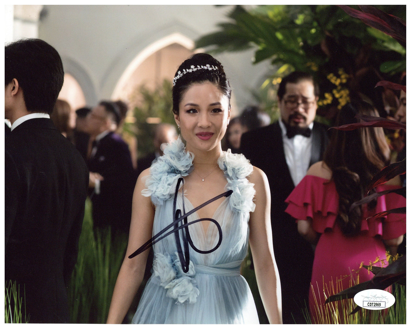 Constance Wu Signed 8x10 Photo Crazy Rich Asians Autographed Authentic JSA COA 3