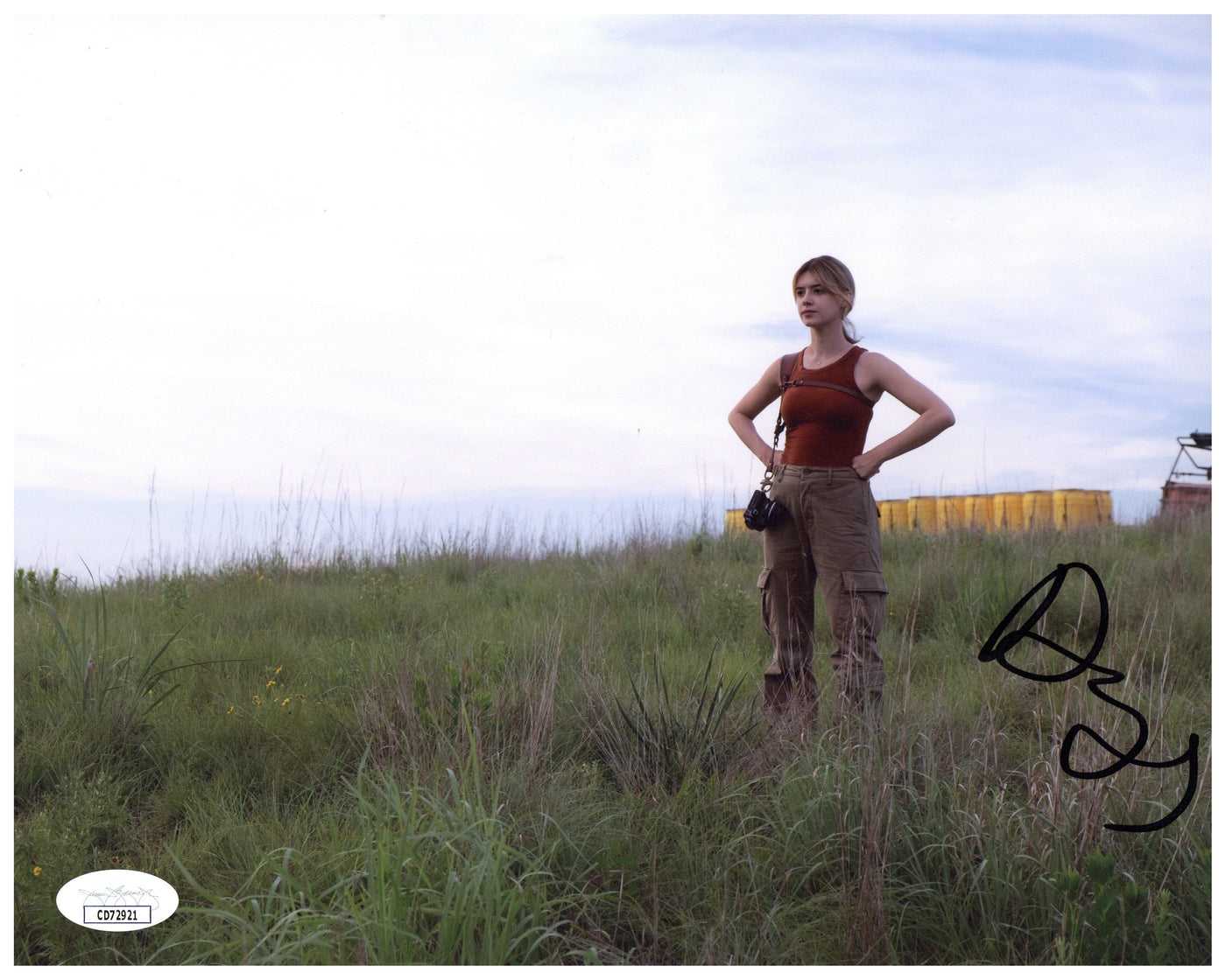 Daisy Edgar-Jones Signed 8x10 Photo Twister Autographed JSA COA