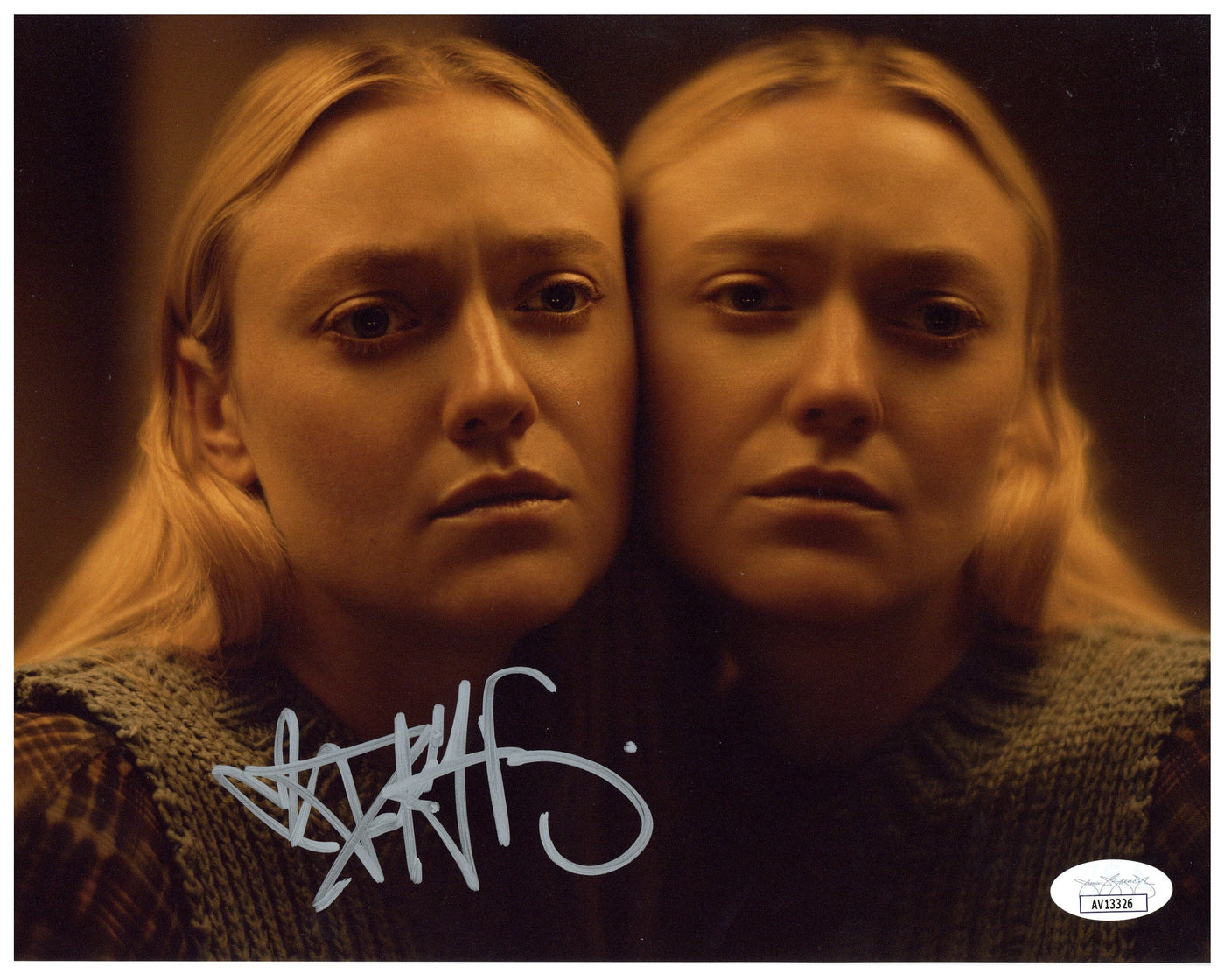 Dakota Fanning Signed 8x10 Photo The Watchers Horror Autographed JSA COA #2