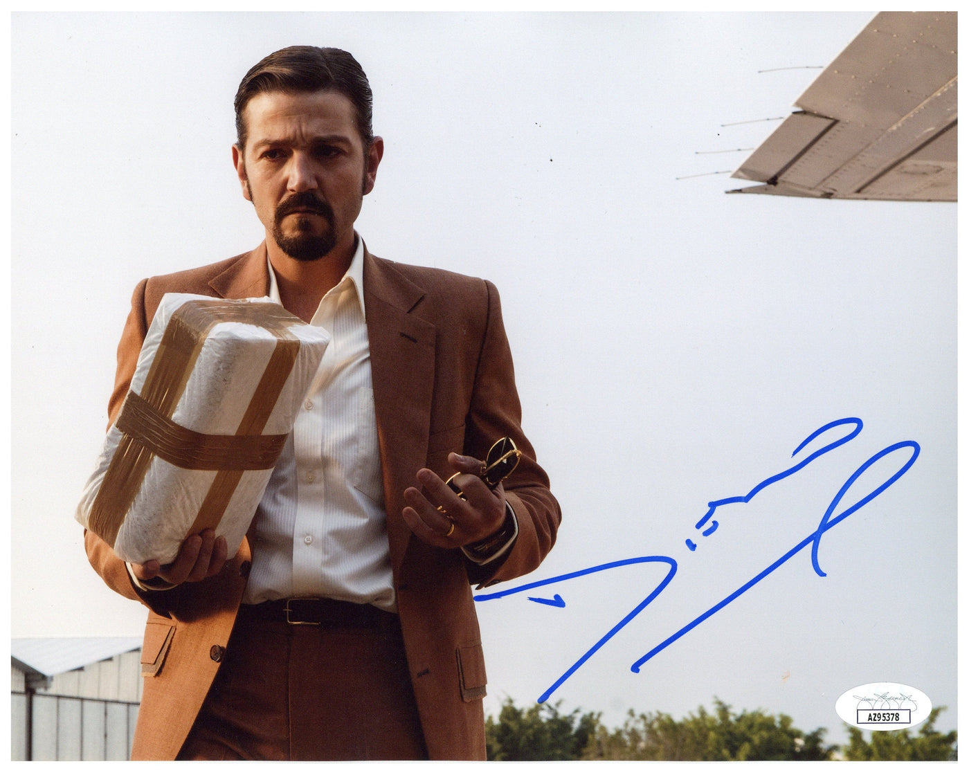 Diego Luna Signed 8x10 Photo Narcos Miguel Ángel Félix Gallardo Autographed JSA #2