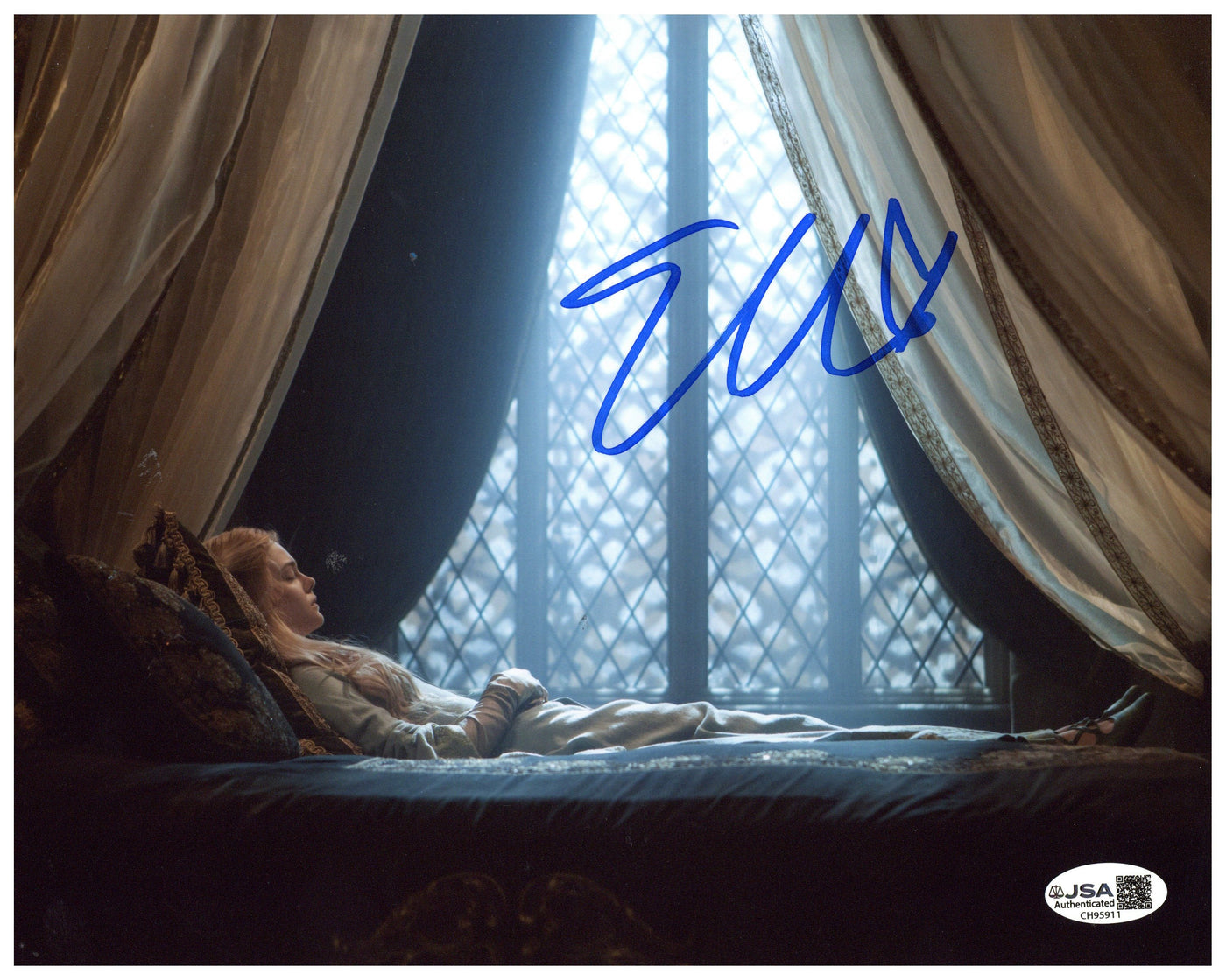 Elle Fanning Signed 8x10 Photo Maleficent Autographed JSA COA #1