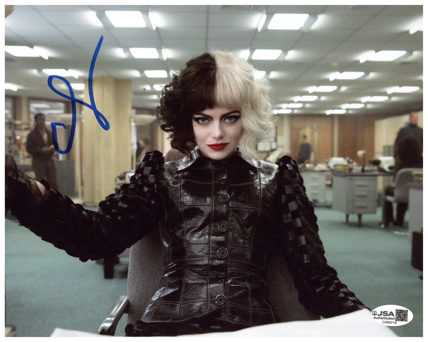 Emma Stone Signed 8x10 Photo Cruella de Vil Autographed JSA COA
