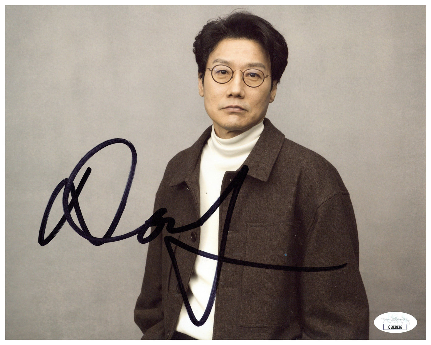 Hwang Dong-hyuk Signed 8x10 Photo Squid Games Autographed JSA COA