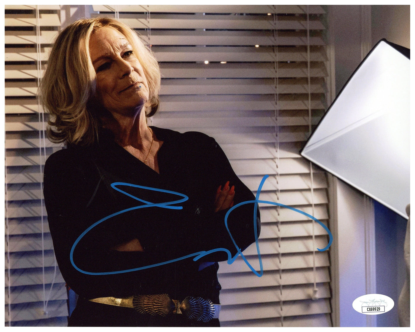 Jamie Lee Curtis Signed 8x10 Photo Halloween Michael Myers Autographed JSA COA