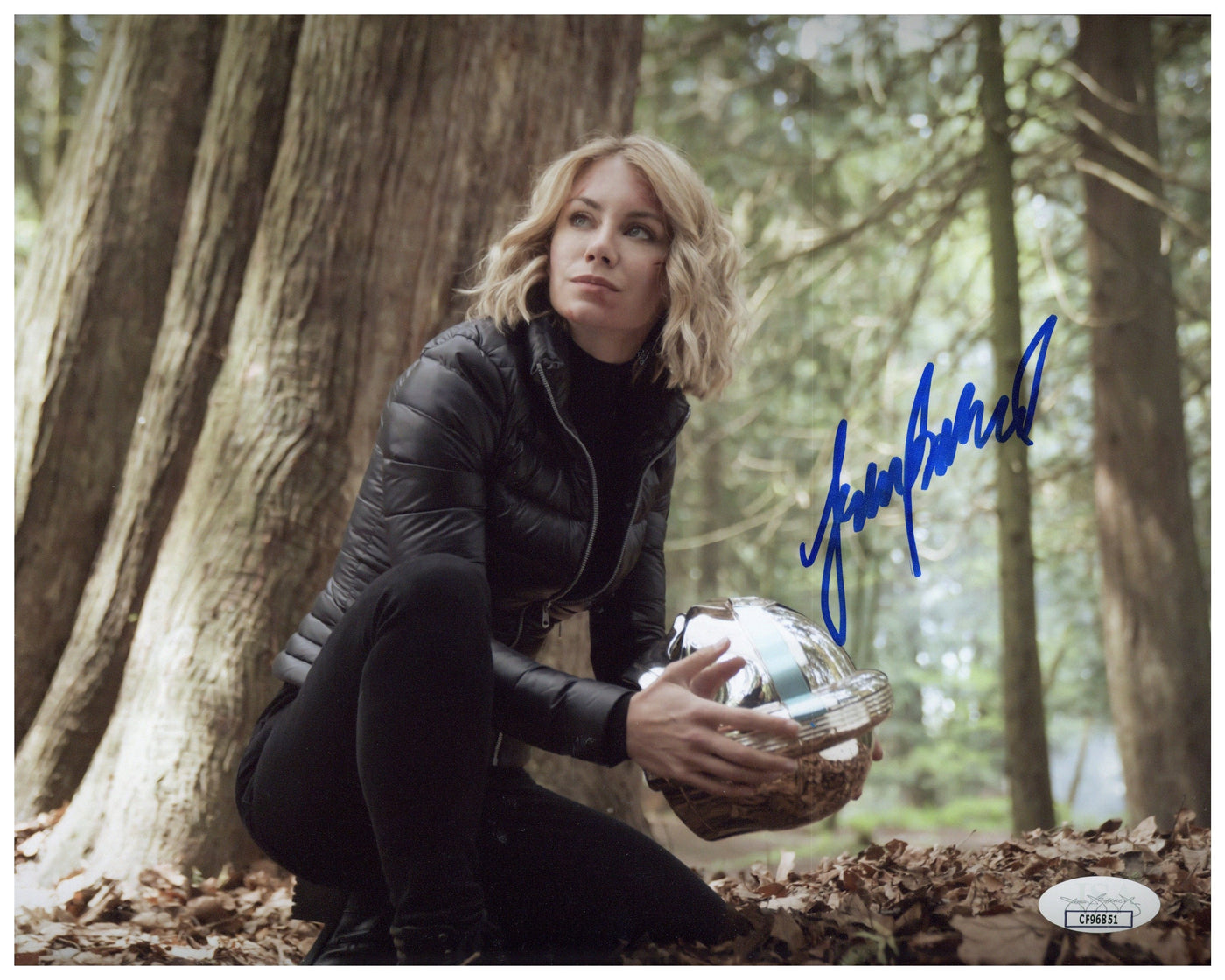 Jennifer Holland Signed 8x10 Photo Peacemaker Autographed JSA COA 3