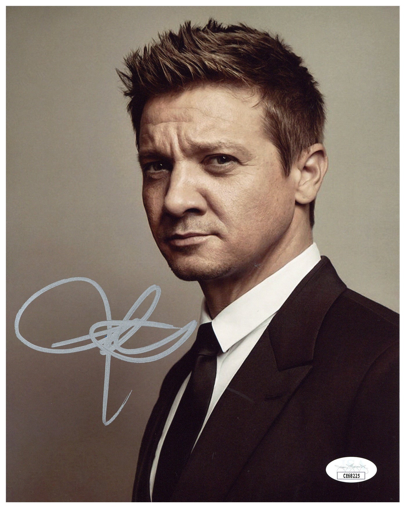 Jeremy Renner Signed 8x10 Photo Hawkeye Autographed JSA COA 3