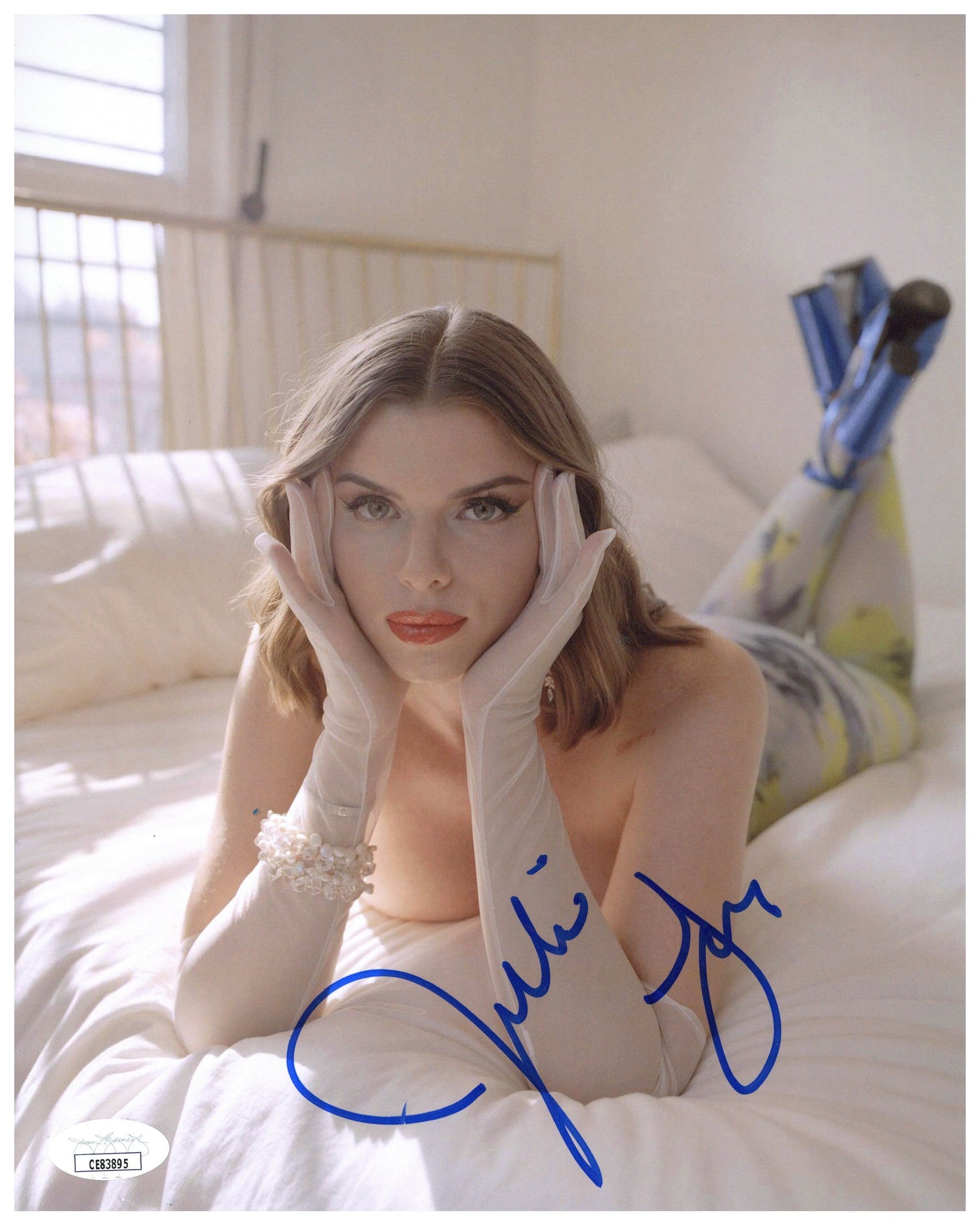 Julia Fox Signed 8x10 Photo Uncut Gems Autographed JSA COA 7