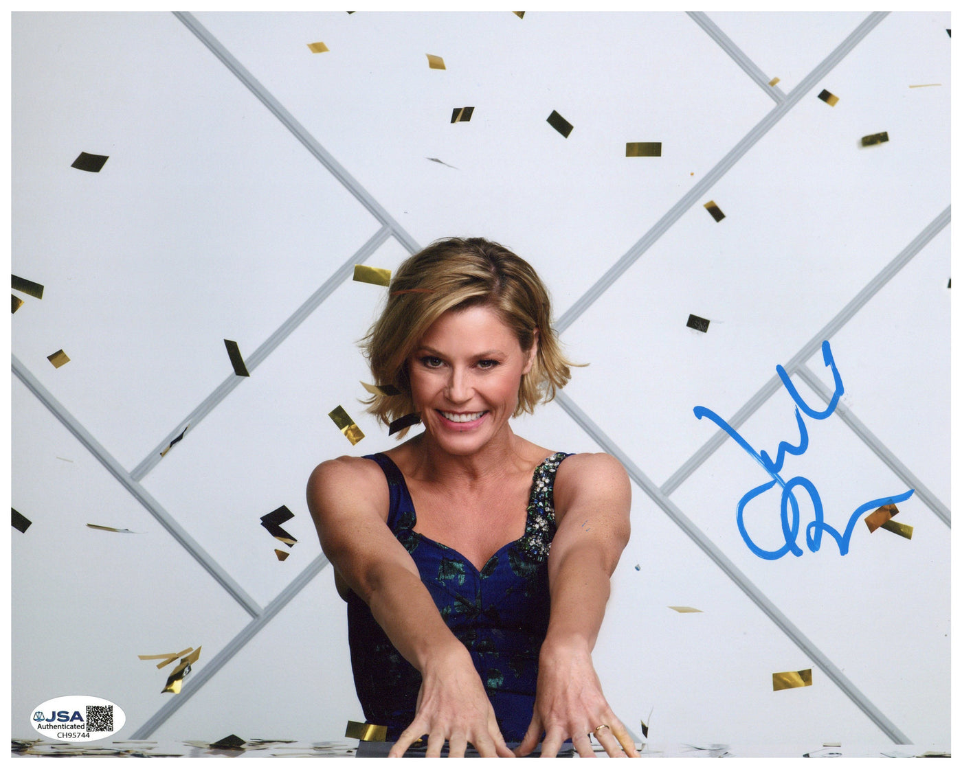 Julie Bowen Signed 8x10 Photo Modern Family Autographed JSA COA