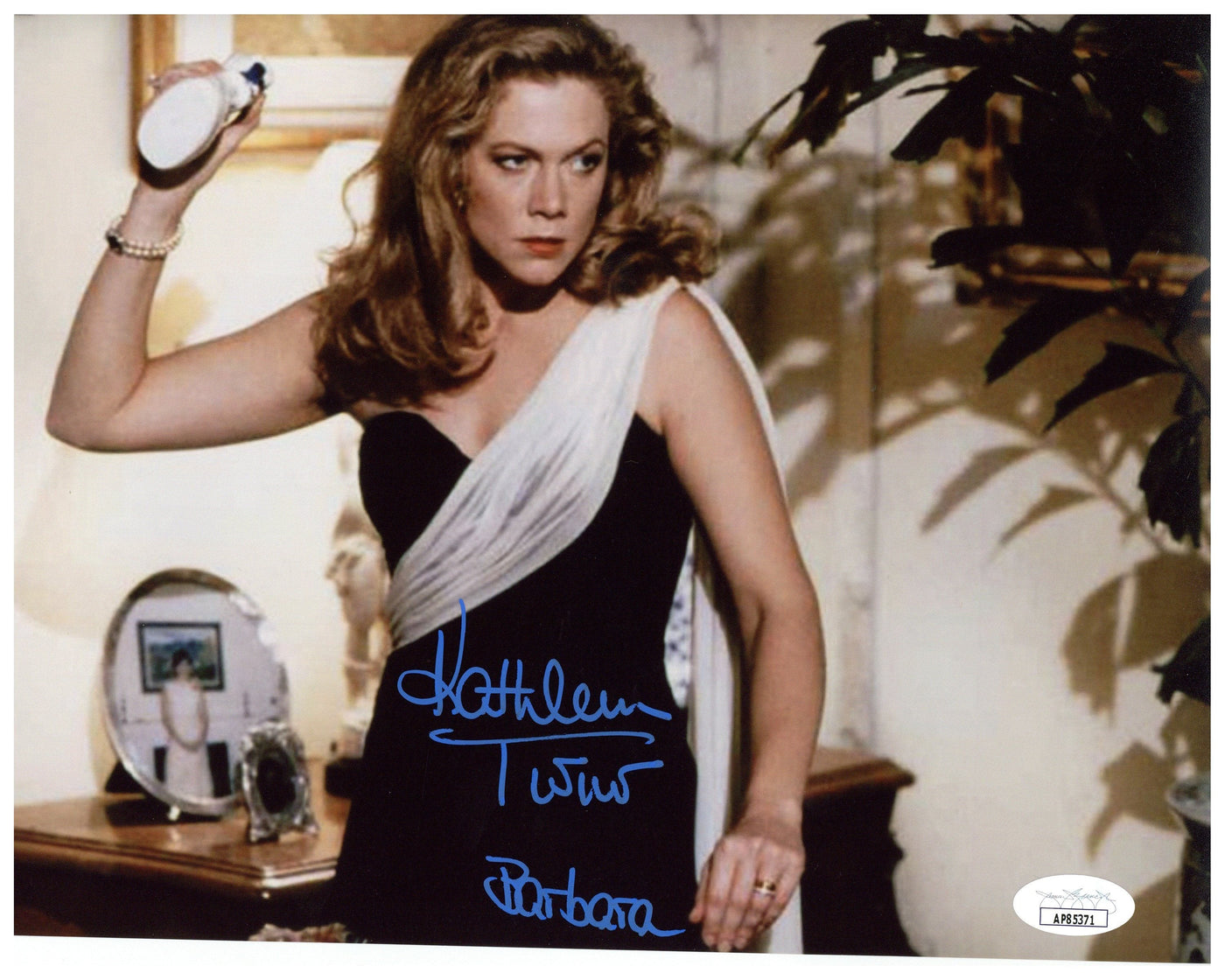 Kathleen Turner Signed 8x10 Photo The War of the Roses Autographed JSA COA