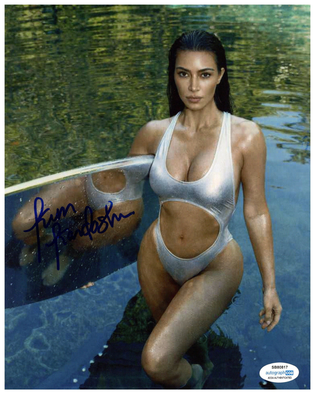 Kim Kardashian Autographed Signed 8x10 store photo The Kardashians -- COA