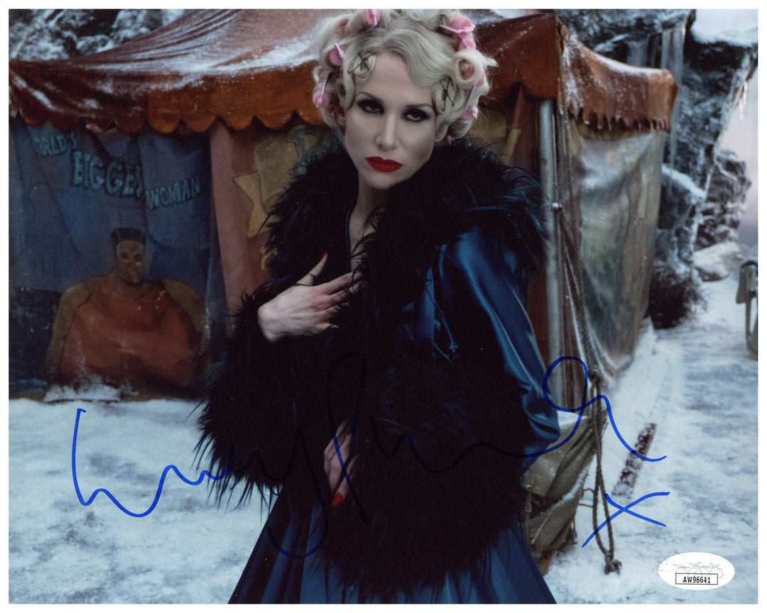 Lucy-Punch-Signed-8x10-Photo-A