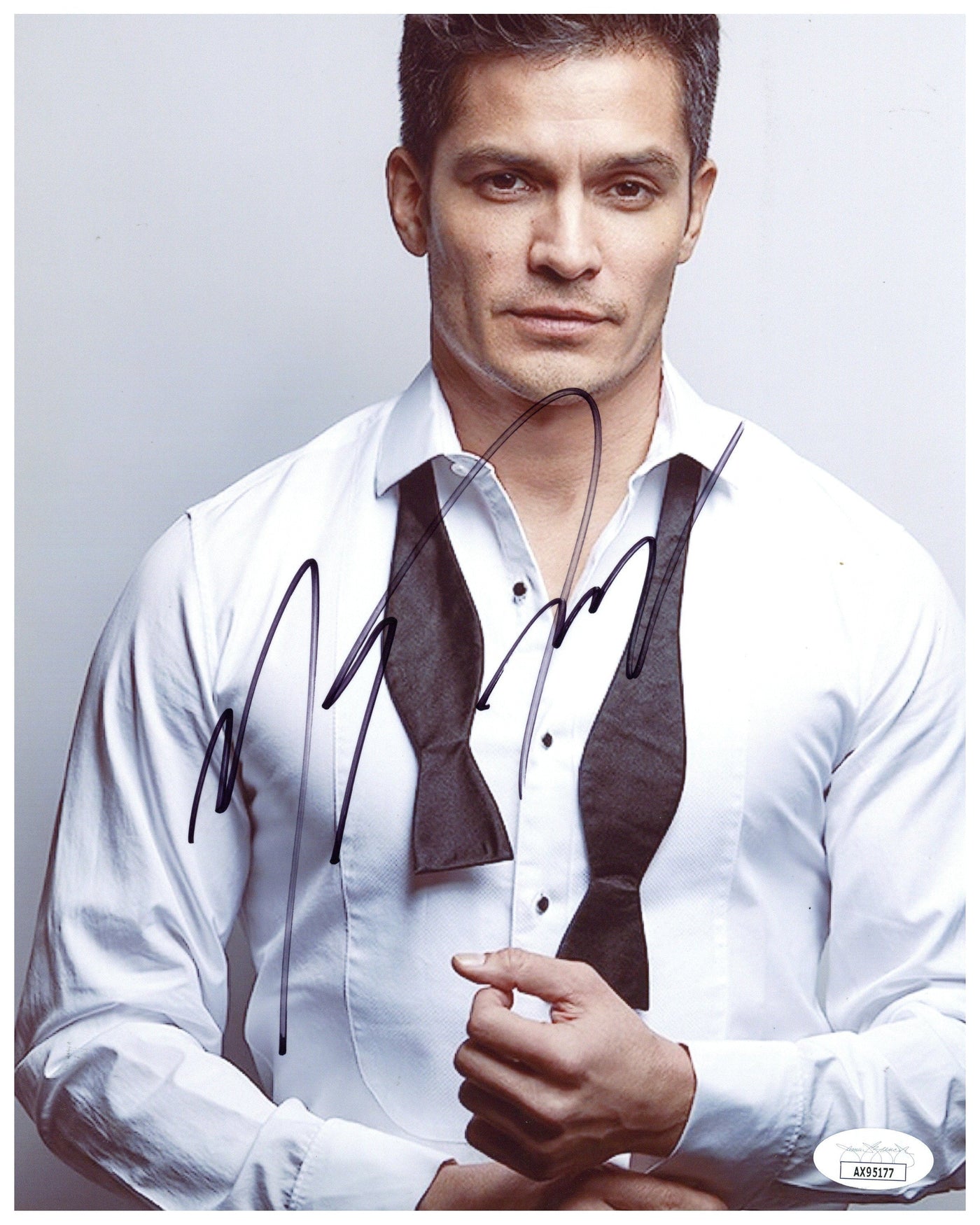 Nicholas Gonzalez Signed 8x10 Photo The Good Doctor Autographed JSA COA