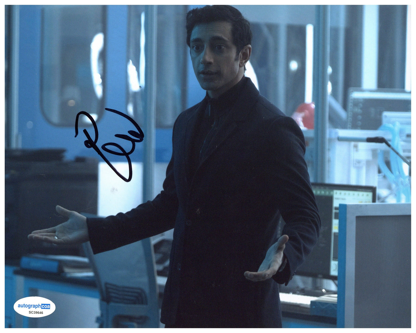Riz Ahmed Signed 8x10 Photo Venom Autographed ACOA COA