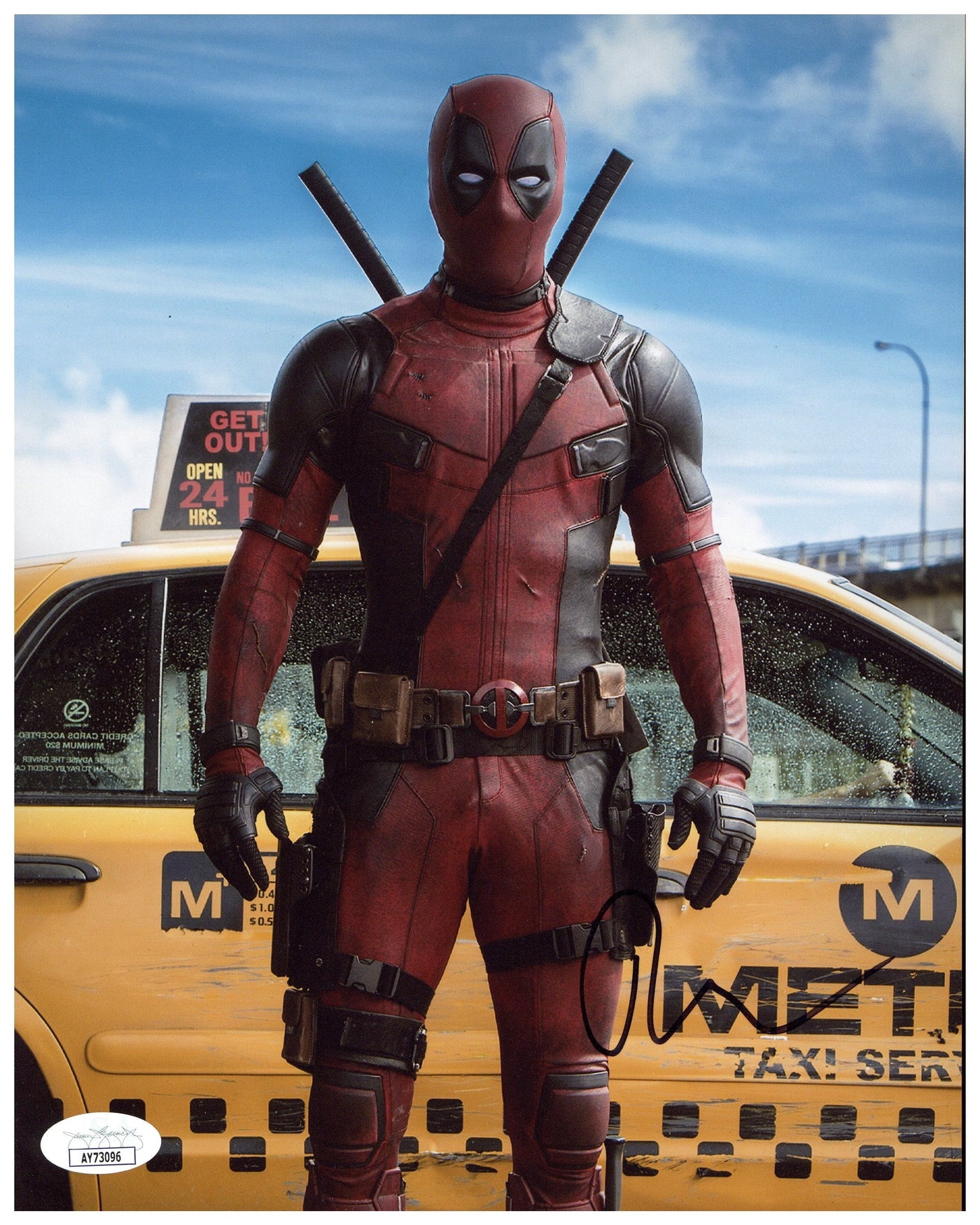 Ryan Reynolds Signed 8x10 Photo Deadpool Wade Wilson Autographed JSA COA