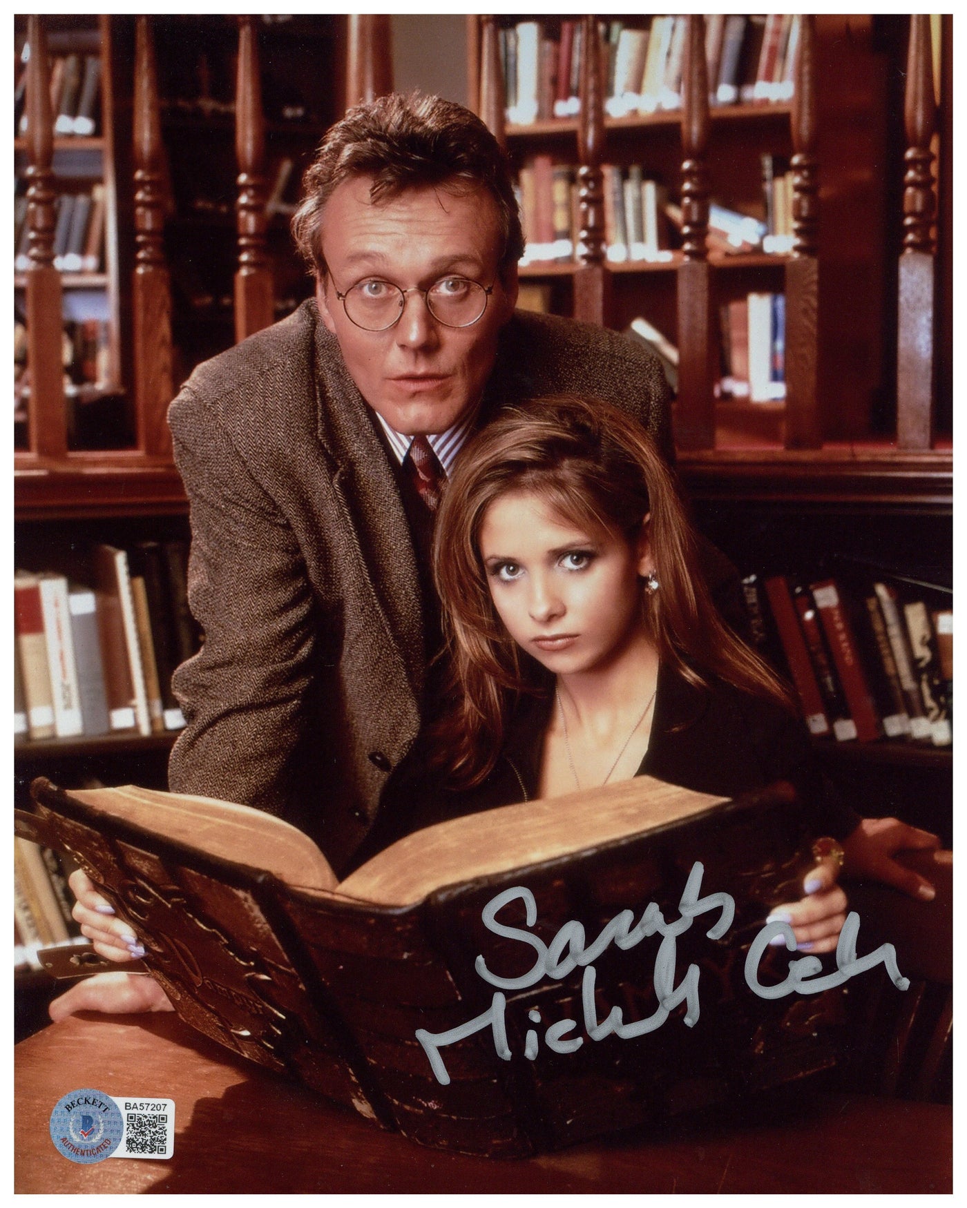 Sarah Michelle Gellar Signed 8x10 Photo Buffy Authentic Autographed BAS COA