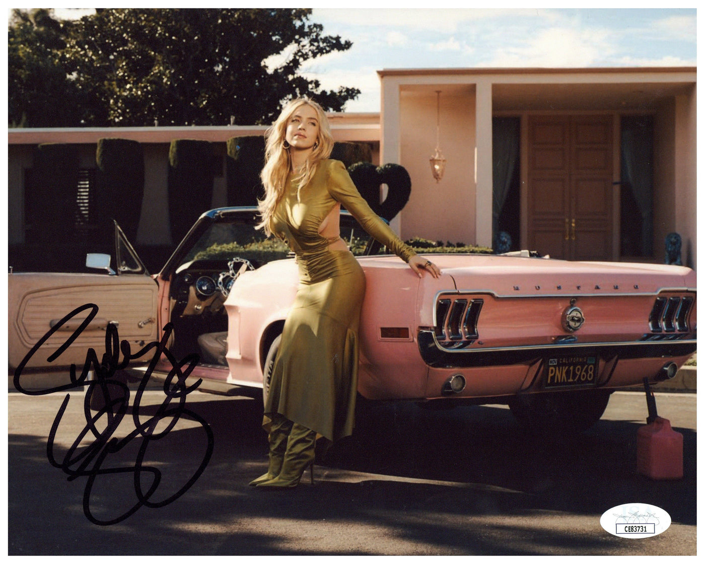 Sydney Sweeney Signed 8x10 Photo The White Lotus Autographed JSA COA