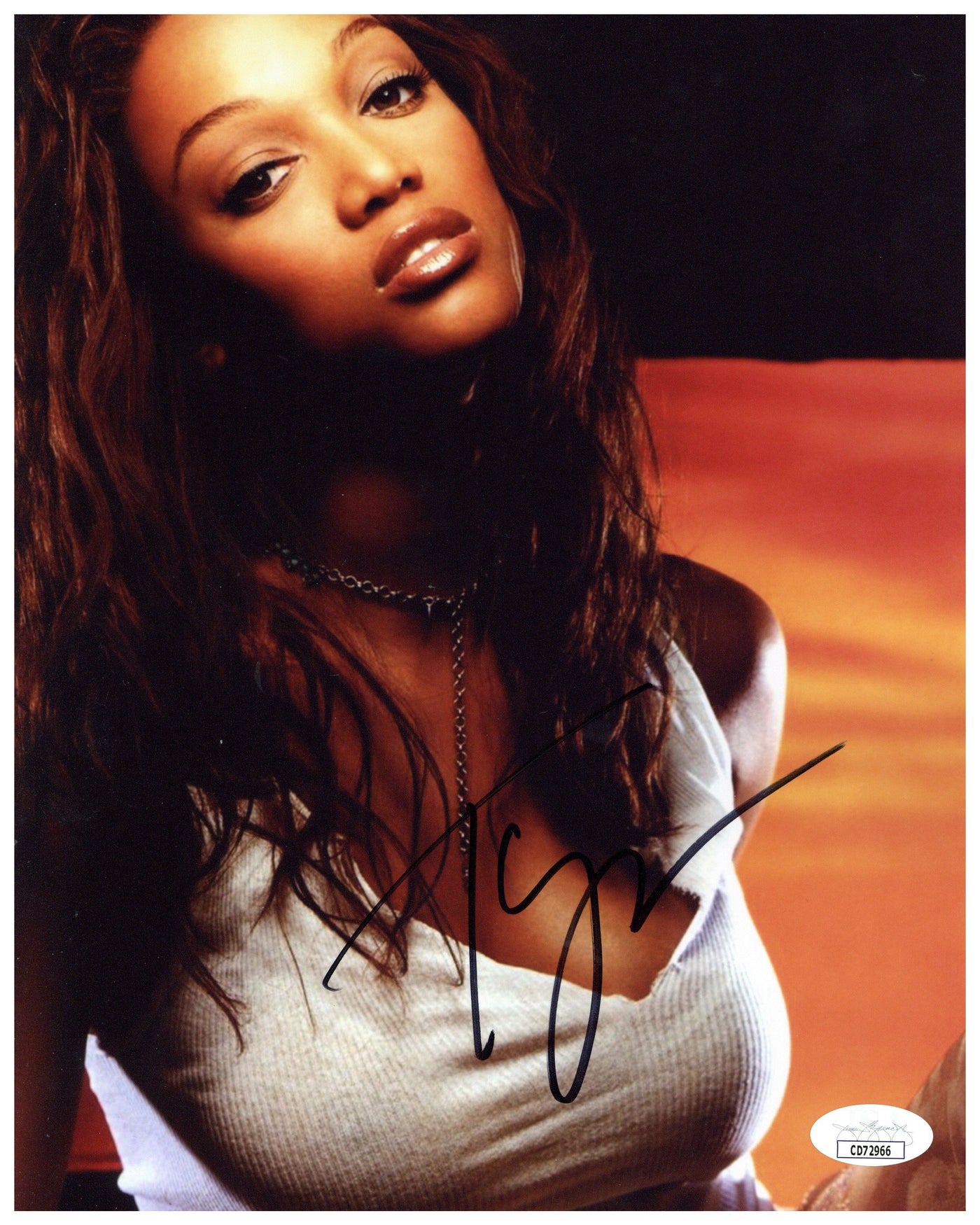 Tyra Banks Signed 8x10 Photo Halloween Resurrection Autographed JSA COA #2