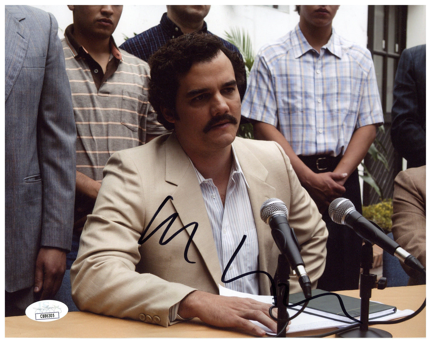 Warner Moura Signed 8x10 Photo Narcos Pablo Escobar Autographed JSA COA 4