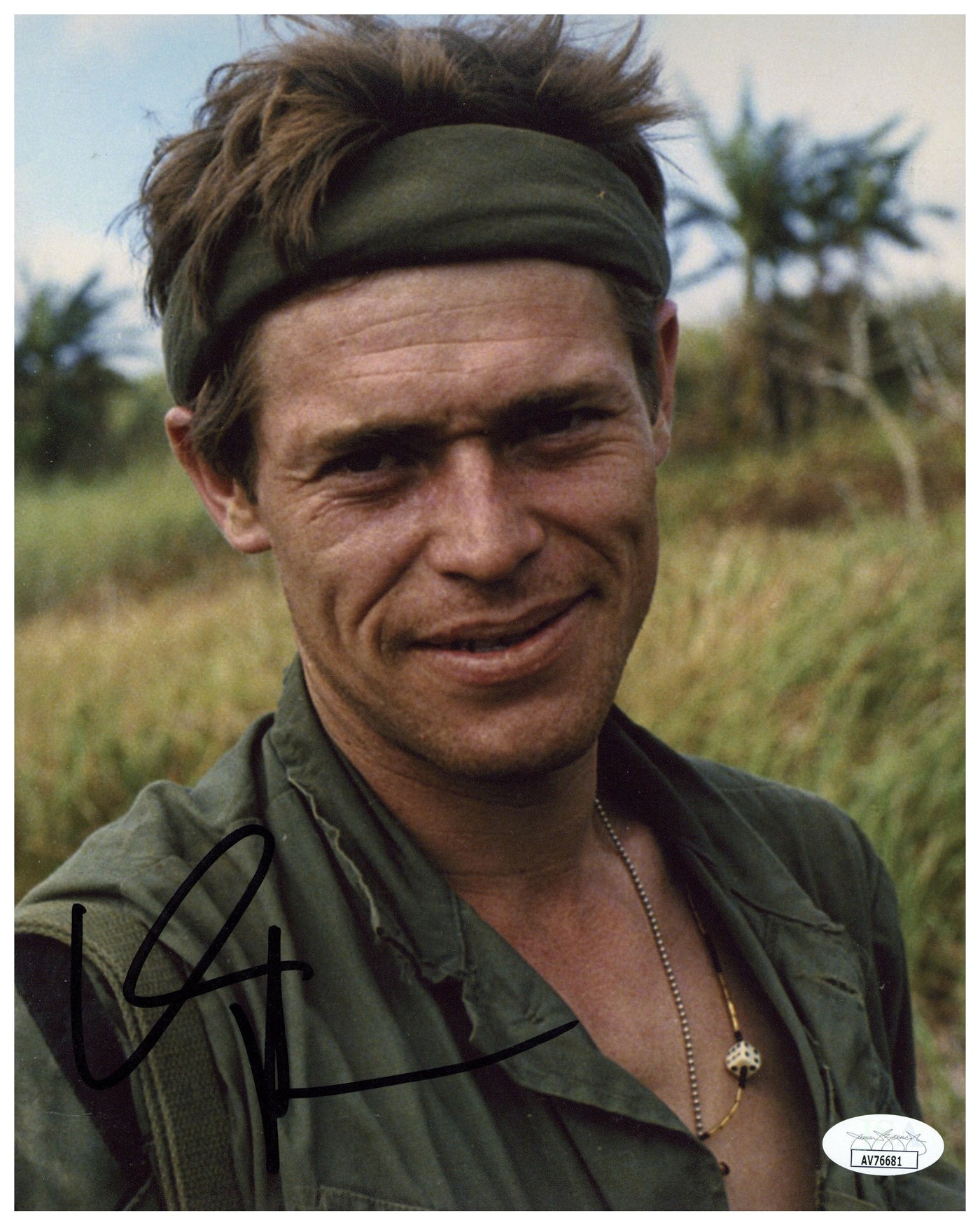 Willem Dafoe Autographed 8x10 Platoon Photo Signed JSA COA