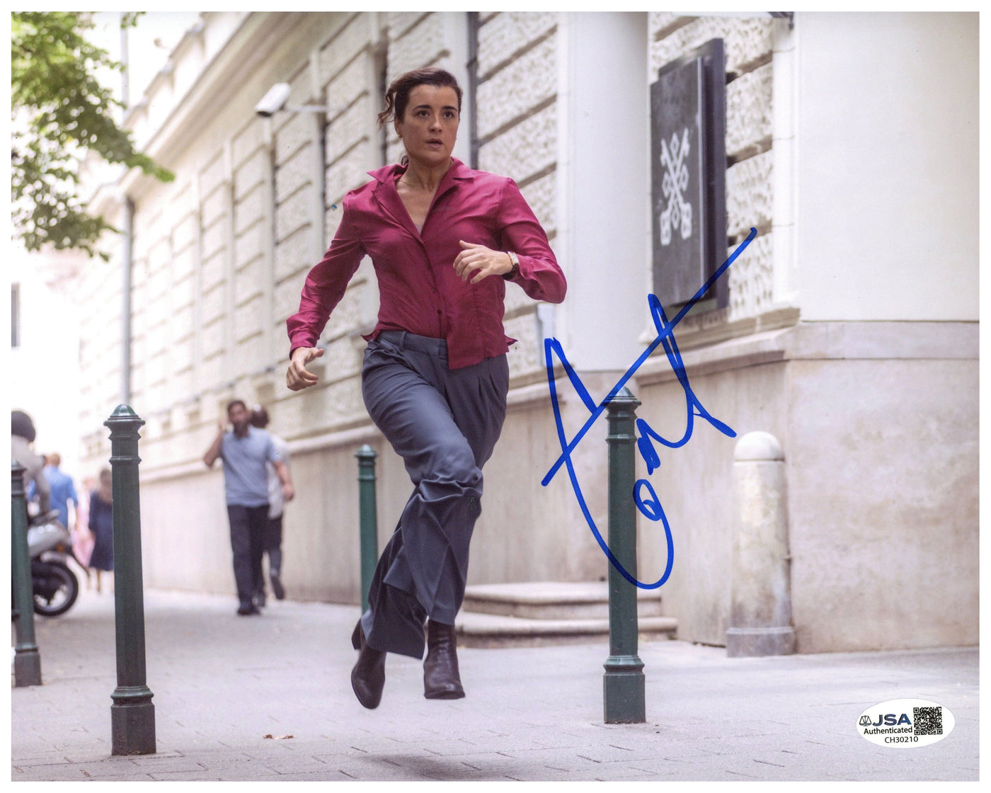 Cote de Pablo Signed 8x10 Photo NCIS Autographed JSA COA 3