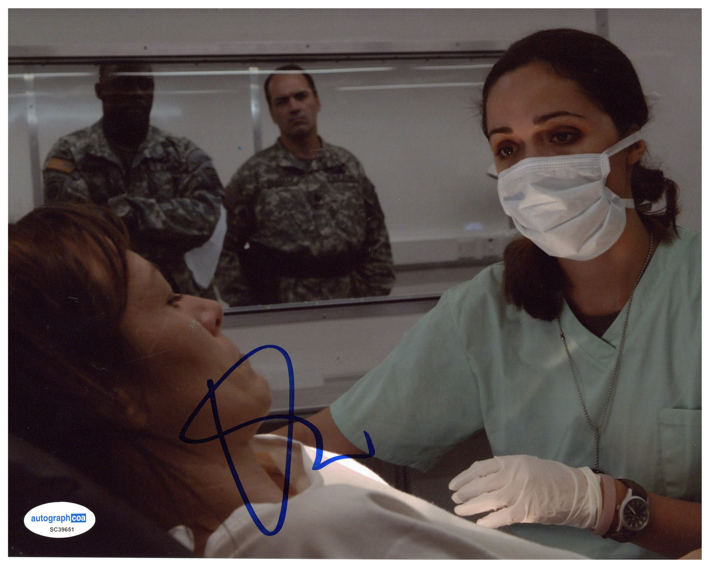 Rose Byrne Signed 8x10 Photo 28 Weeks Later Autographed ACOA 2