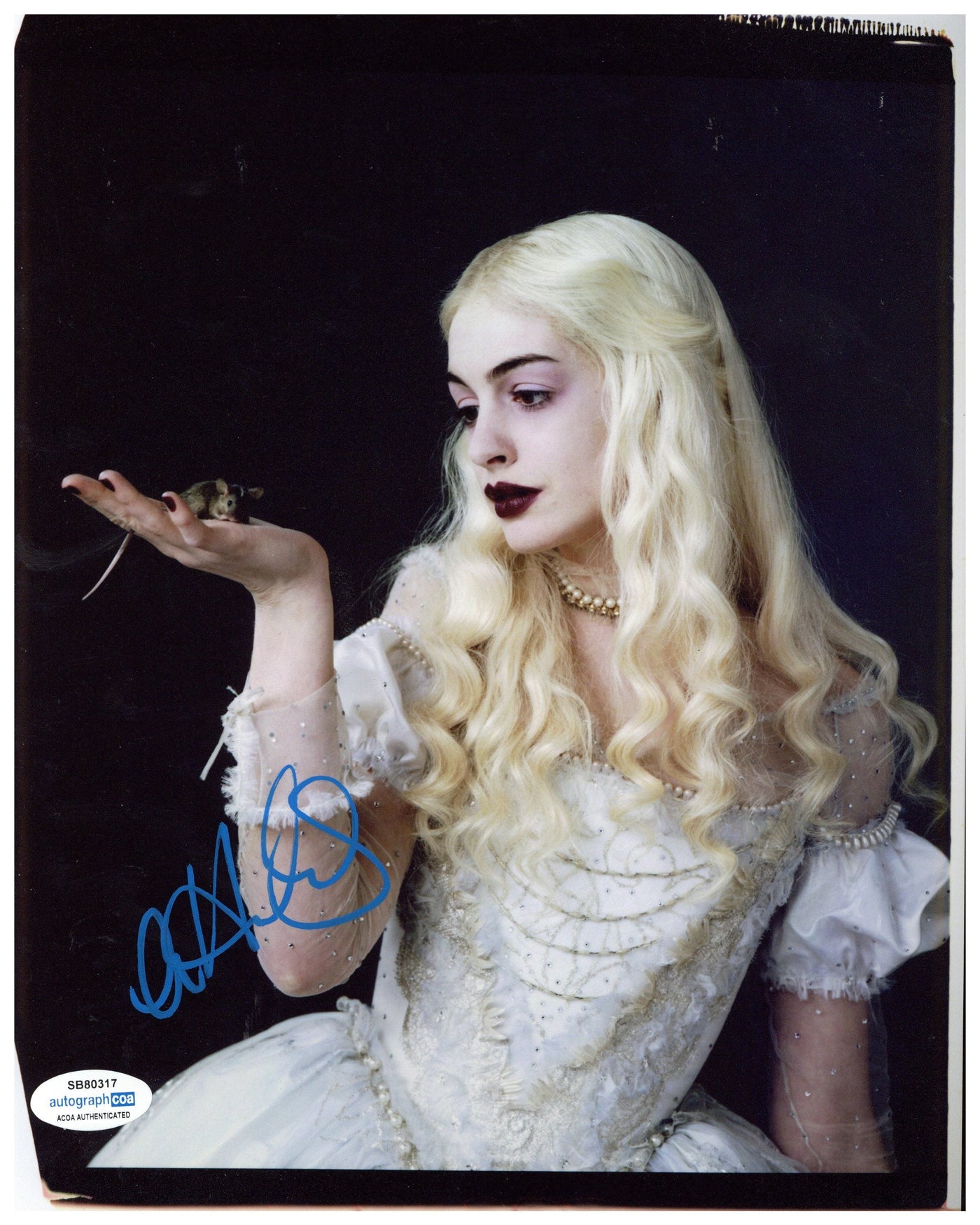 ANNE HATHAWAY SIGNED 8X10 PHOTO Alice in Wonderland AUTOGRAPHED ACOA