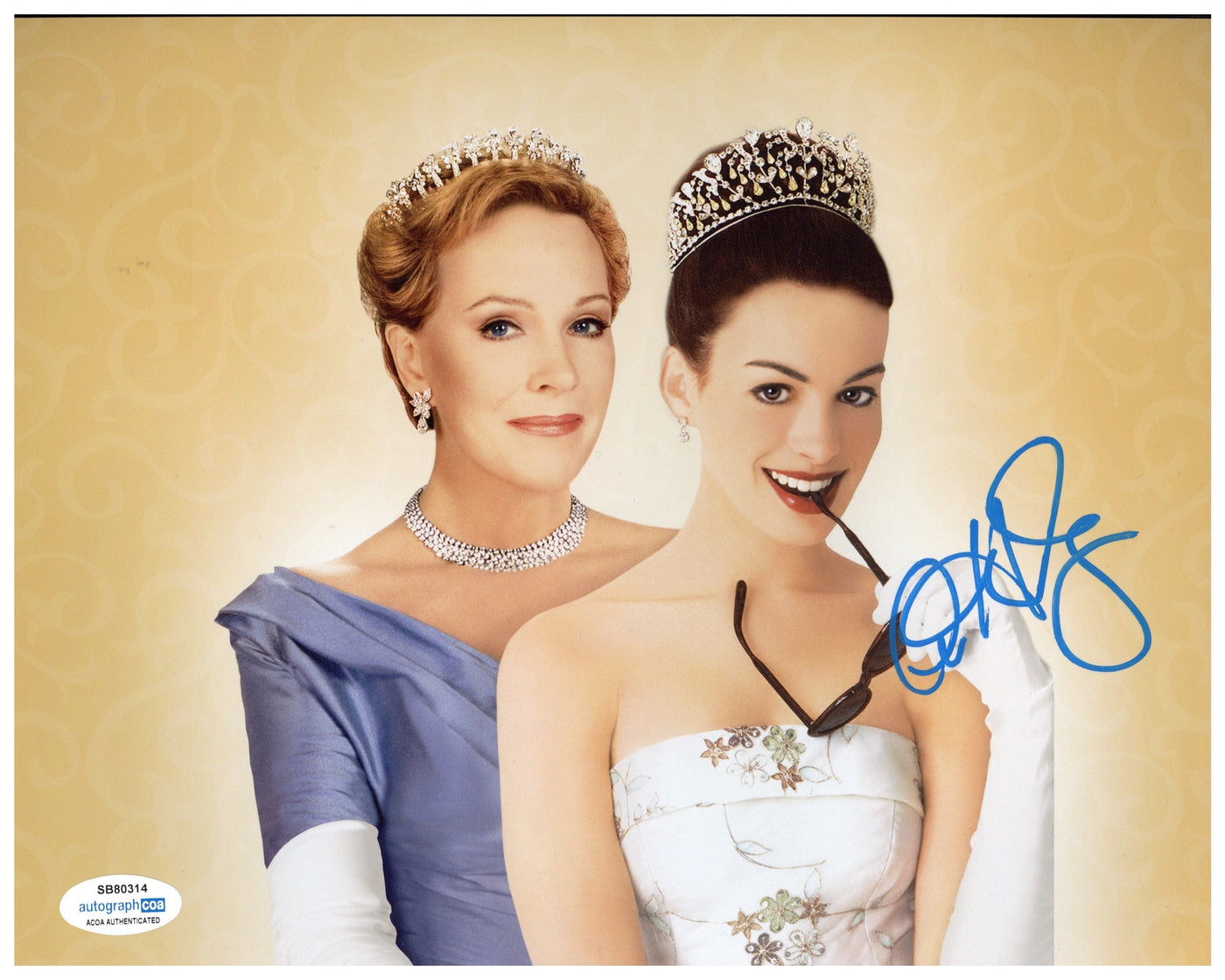 ANNE HATHAWAY SIGNED 8X10 PHOTO THE PRINCESS DIARIES AUTOGRAPHED ACOA 4