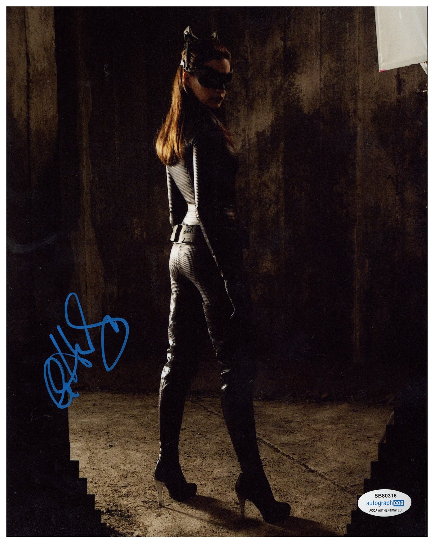 Anne Hathaway Signed 8x10 Photograph The Dark Knight Rises Autographed ACOA