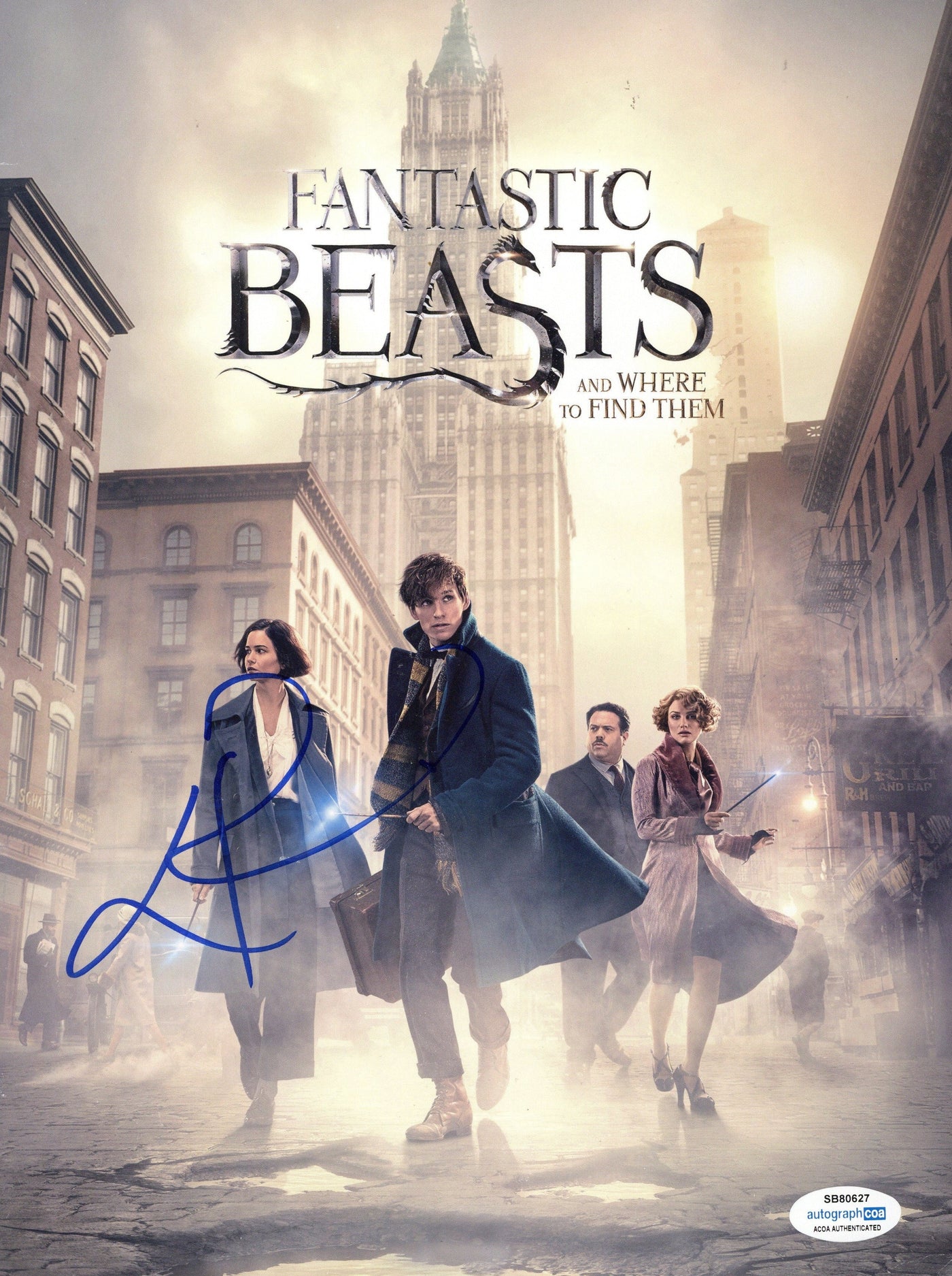 Eddie Redmayne Signed Fantastic Beasts Japan Movie Program Book Autographed ACOA