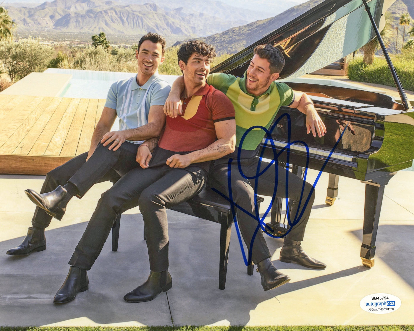 Kevin Jonas Signed 8x10 Photo Jonas Brothers Autographed ACOA 2