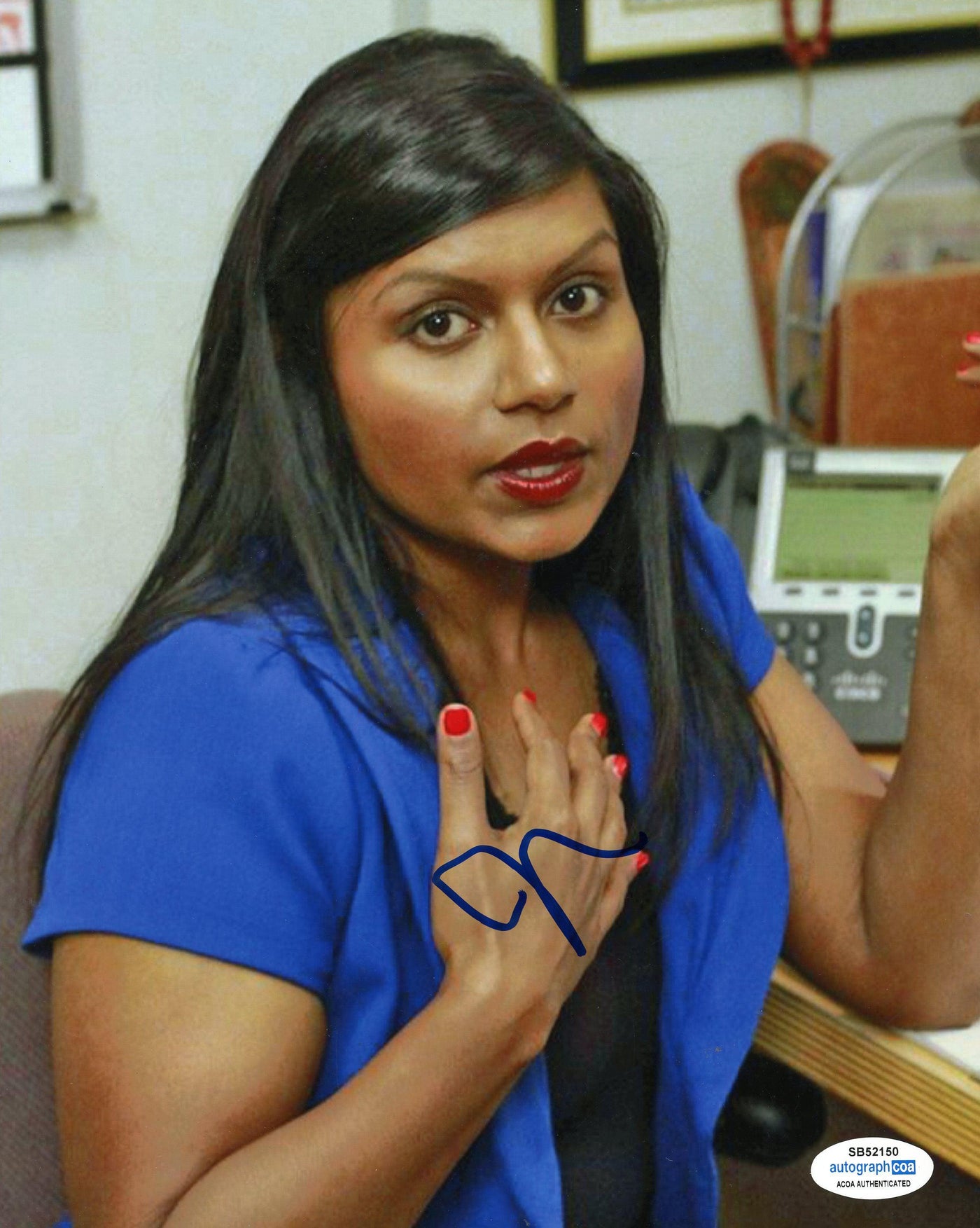 Mindy Kaling Signed 8x10 Photo The Office Kelly Autographed ACOA