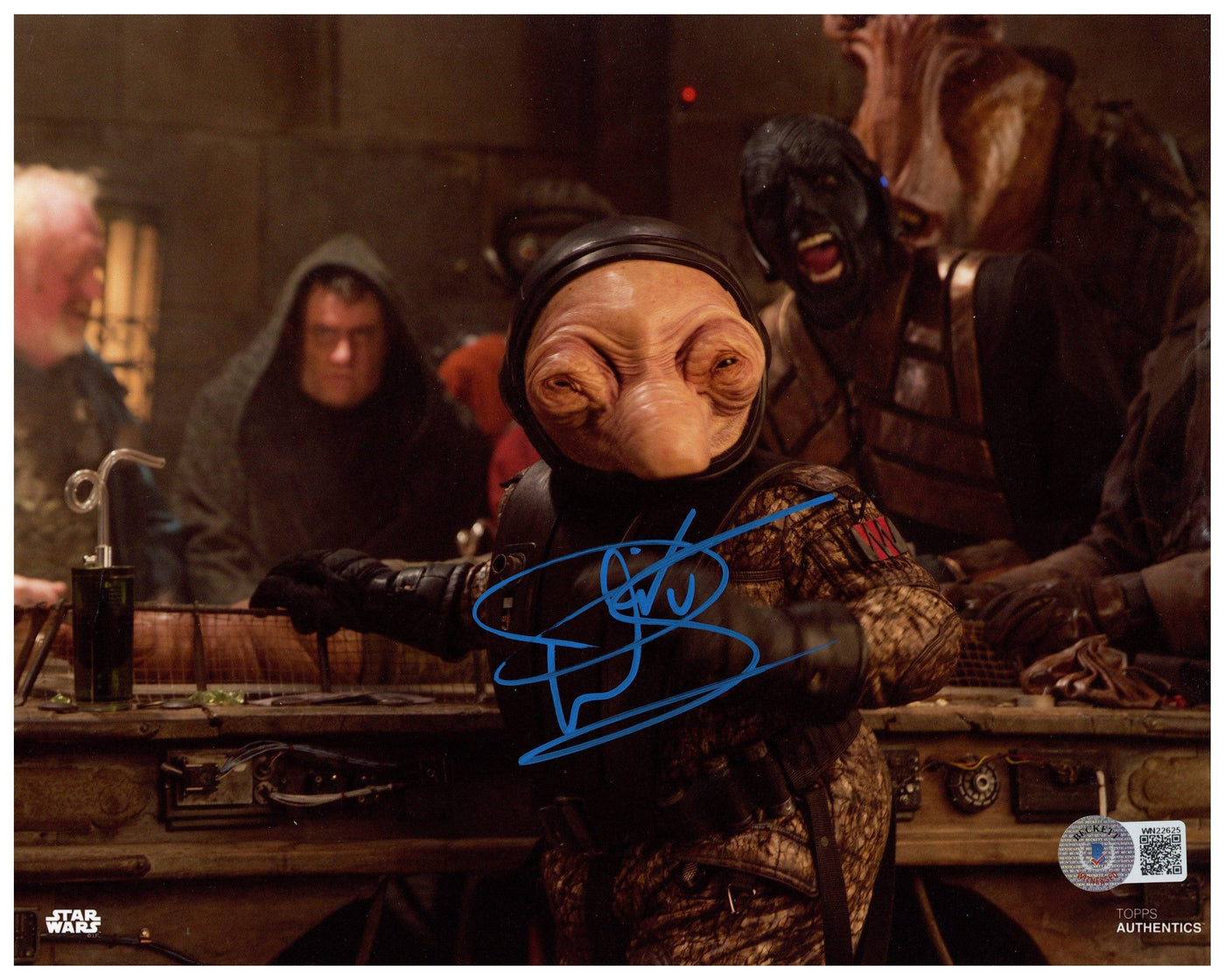 Warwick Davis Signed 8x10 Photo Star Wars Wicket Autographed TOPPS Beckett COA 4